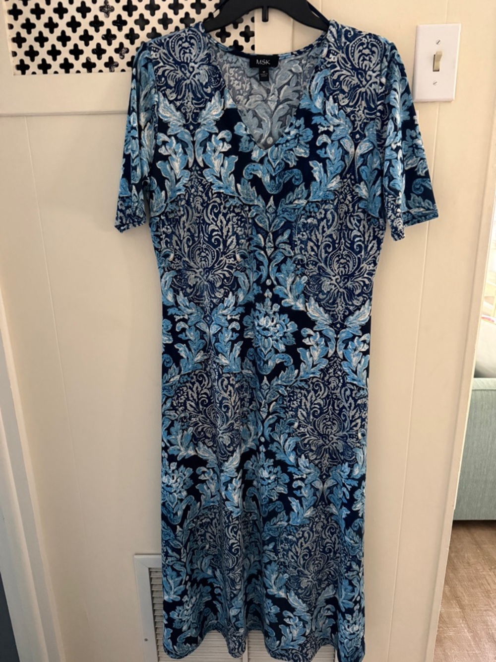 MSK Navy and Light Blue Floral V-Neck Midi Dress